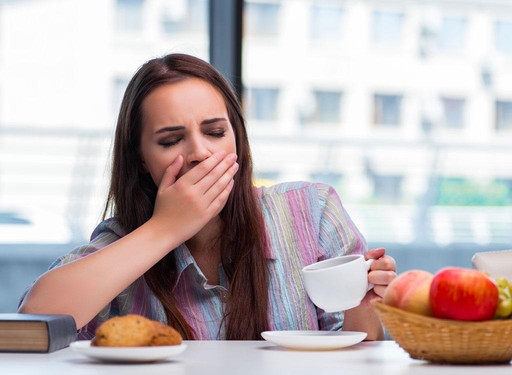 10 Redenen Waarom Je Moe Bent Na Het Eten Oplossing